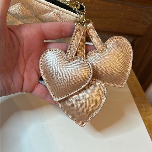 Betsey Johnson Cream and Black Quilted Cosmetic Bag Triple Heart Tags - Picture 3 of 7